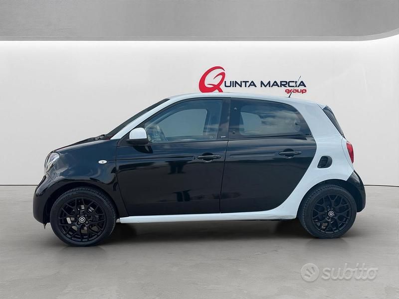 Usata Smart ForFour Passion 70 CV (51 kW) 2015 Nero Utilitaria
