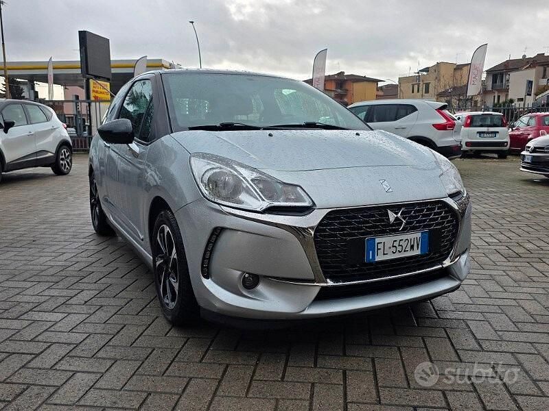 Usata DS Automobiles DS3 Connected Chic 75 CV (55 kW) 2017 Argento Utilitaria