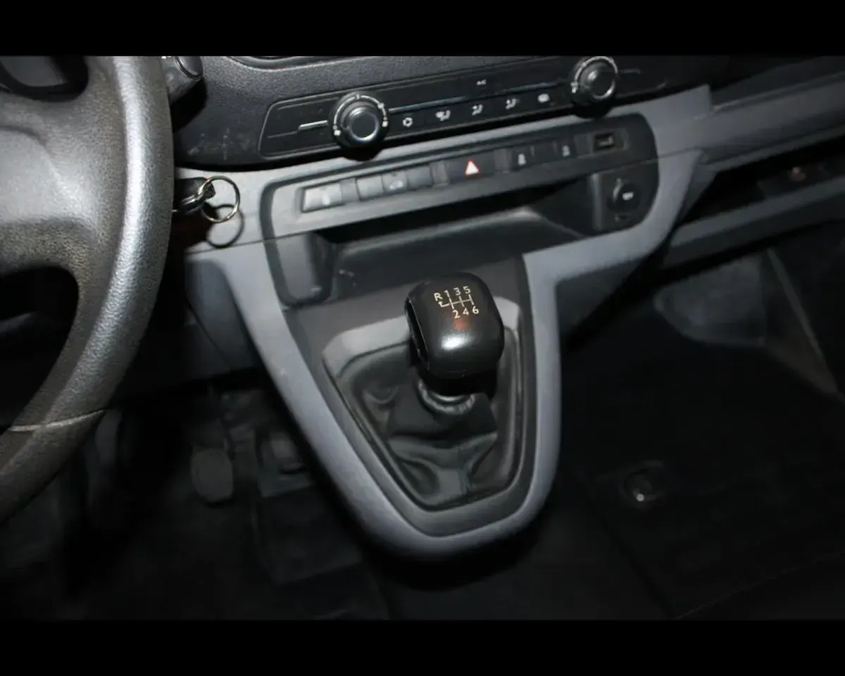 Usata Opel Vivaro S 100 CV (73 kW) 2022 Argento Monovolume
