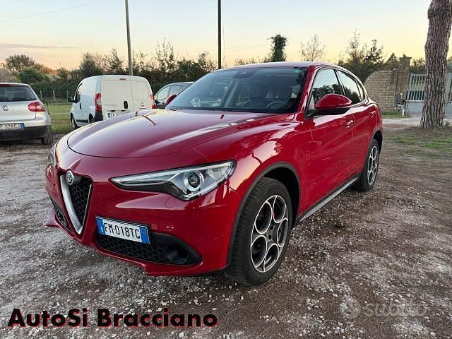 Usata Alfa Romeo Stelvio Super 210 CV (154 kW) 2017 Rosso SUV