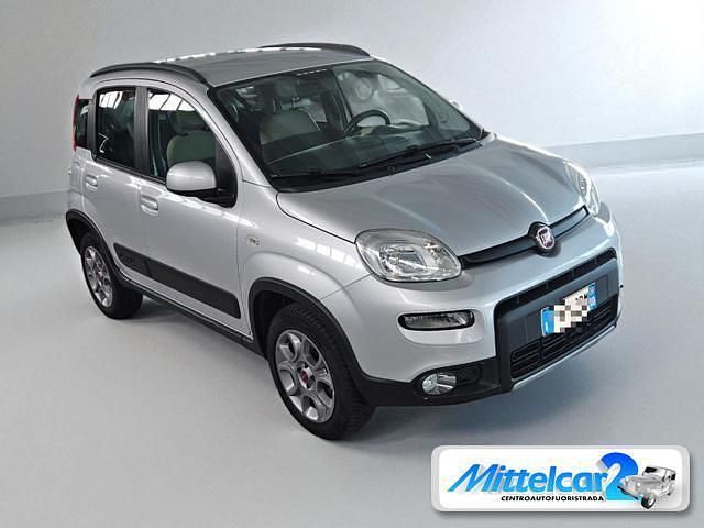 Argento Usata 2016 Fiat Panda 4x4 S Due volumi | 7900 € (Buon prezzo) - Immagine 1/4
