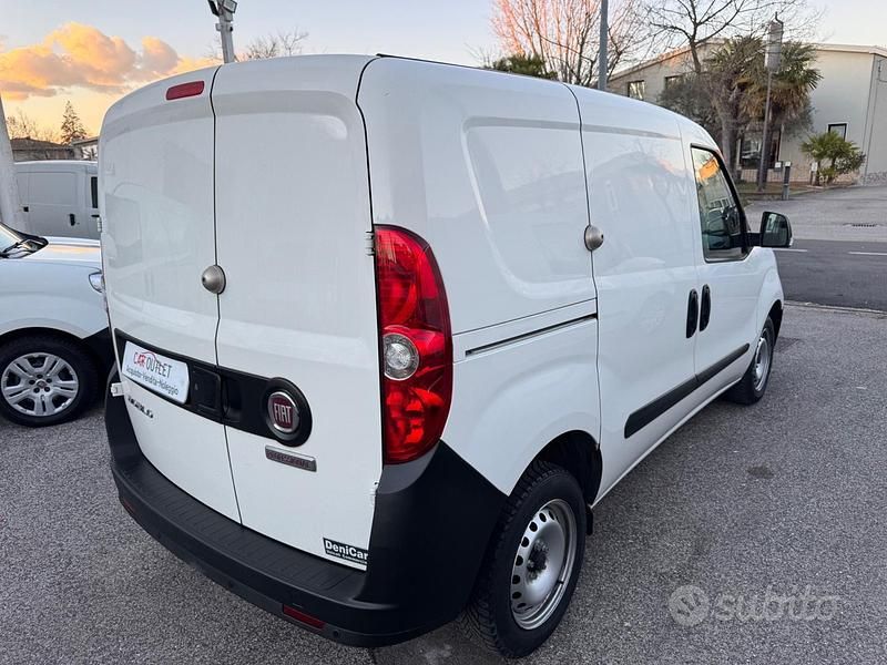 Occasion Fiat Doblò 90 ch (66 kW) 2022 Blanc Monospace