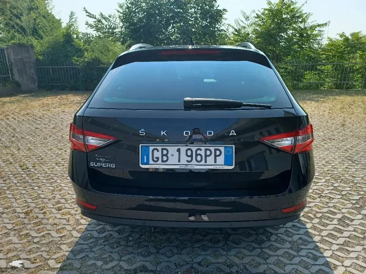 Usata Skoda Superb Executive 120 CV (88 kW) 2020 Nero Station wagon