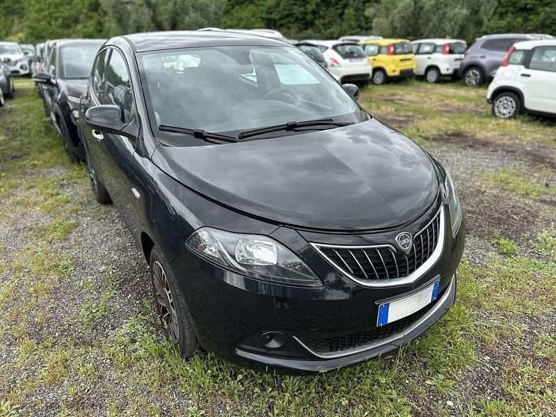 Usata Lancia Ypsilon S 69 CV (50 kW) 2024 Nero Utilitaria