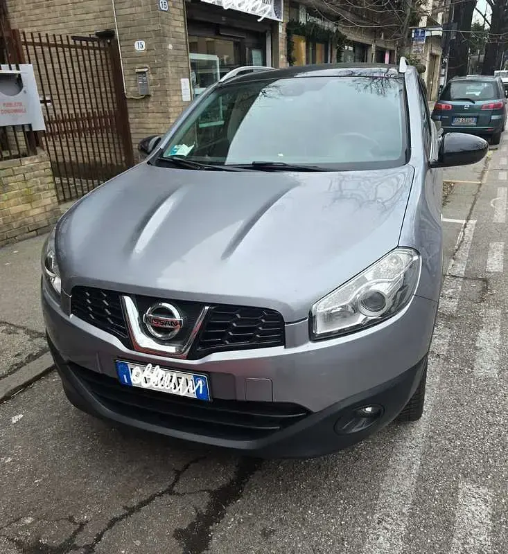 Usata Nissan Qashqai Tekna 110 CV (80 kW) 2011 Grigio SUV