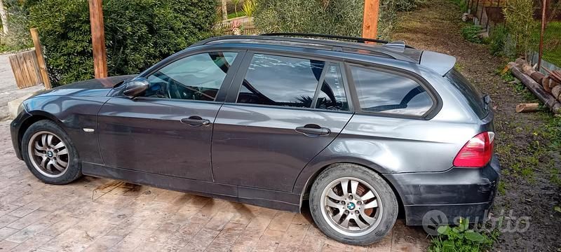 Usata BMW 320 Efficient Dynamics 2005 Grigio Station wagon