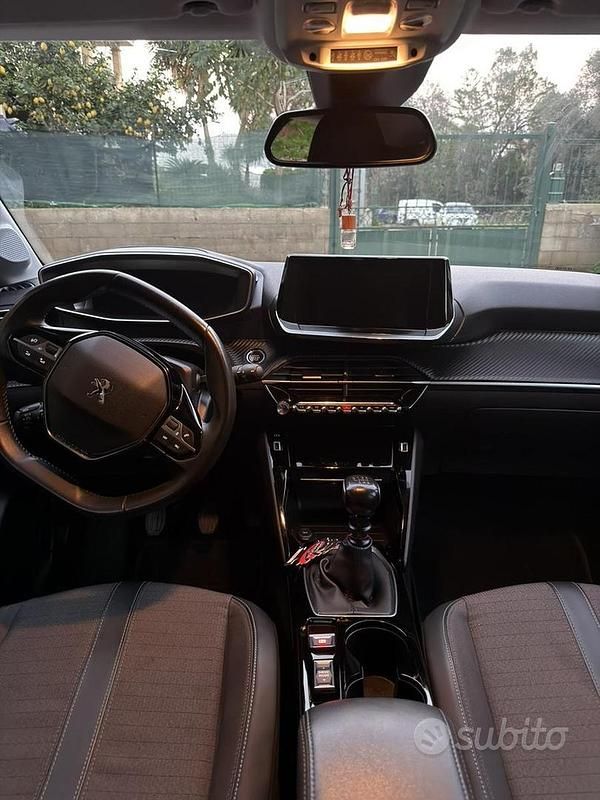 Usata Peugeot 208 105 CV (77 kW) 2022 Grigio Utilitaria