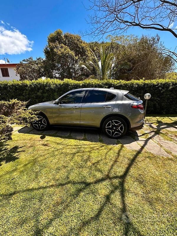 Usata Alfa Romeo Stelvio Tech Edition 160 CV (117 kW) 2019 Grigio SUV