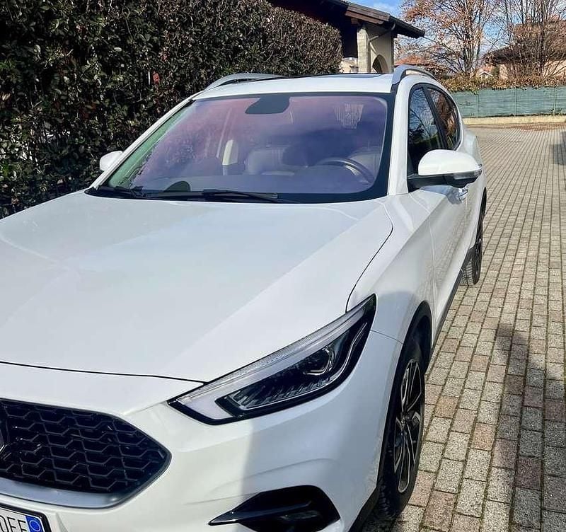 Usata MG ZS Luxury 117 CV (86 kW) 2022 Bianco Berlina