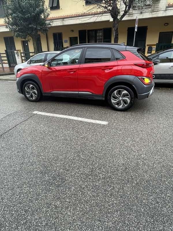 Usata Hyundai Kona 105 CV (77 kW) 2021 Rosso SUV