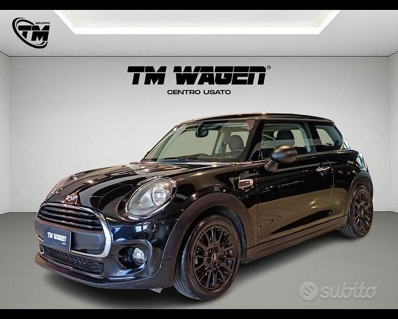 Usata Mini ONE 102 CV (75 kW) 2017 Nero Utilitaria