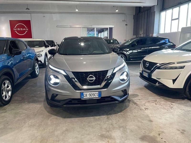 Usata Nissan Juke N-Connecta 114 CV (83 kW) 2022 Newport grey / pearl black SUV