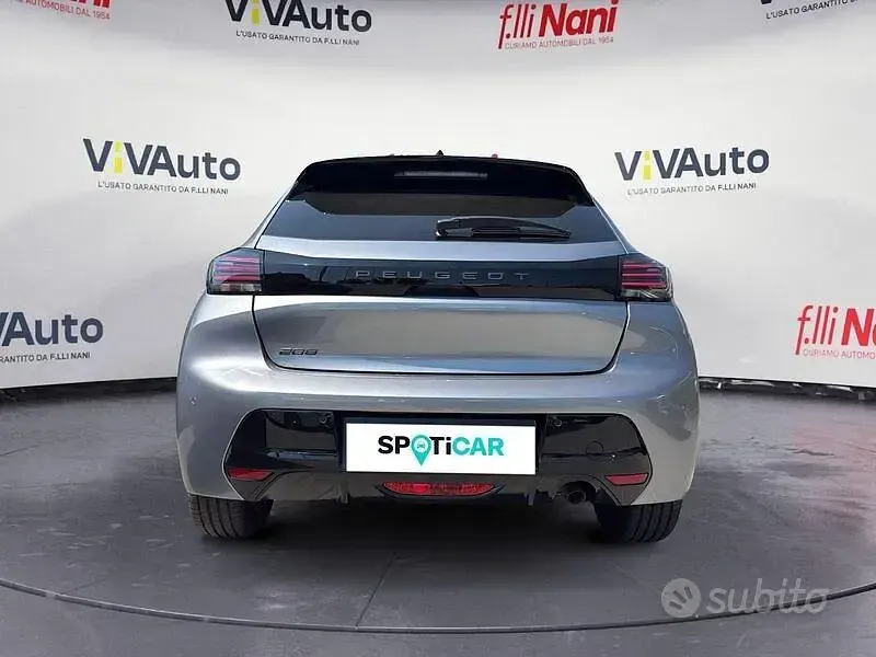 Usata Peugeot 208 Allure 102 CV (75 kW) 2025 Grigio Utilitaria