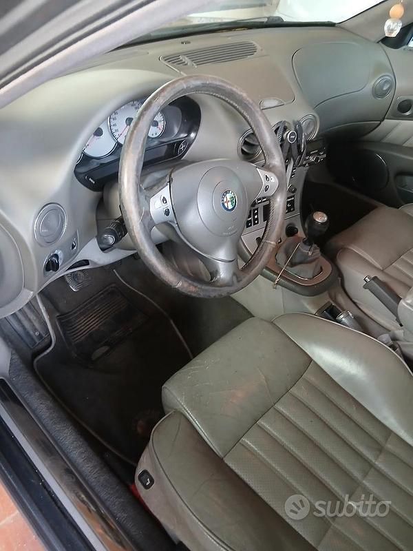 Usata Alfa Romeo 166 175 CV (128 kW) 2005 Grigio Berlina