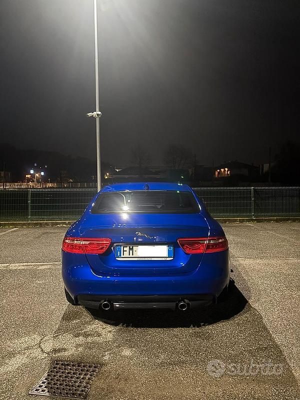 Occasion Jaguar XE R-Sport 241 ch (177 kW) 2017 Bleue Berline
