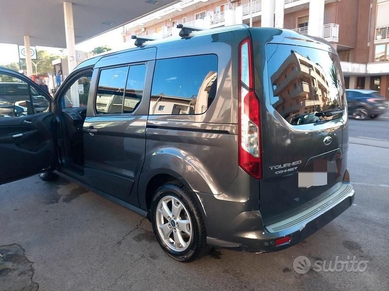 Usata Ford Tourneo Connect 116 CV (85 kW) 2015 Grigio Monovolume