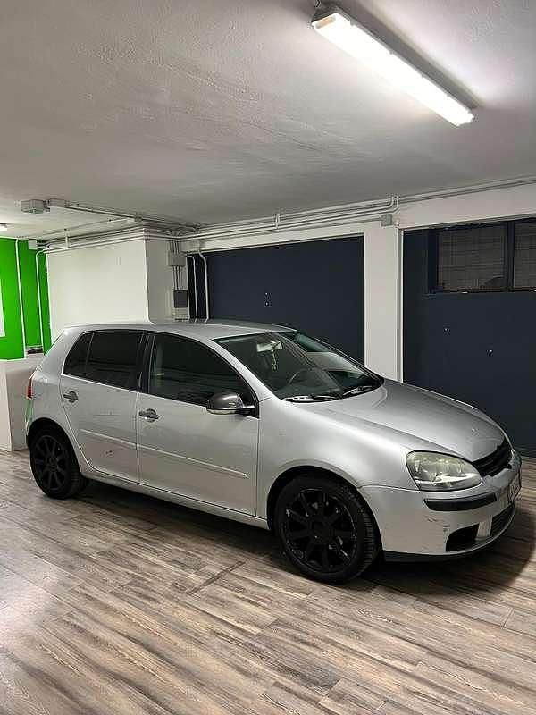 Usata VW Golf IV Comfortline 105 CV (77 kW) 2005 Berlina
