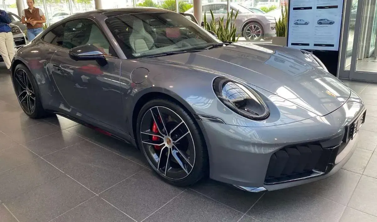 Usata Porsche 911 Carrera 4 GTS 541 CV (397 kW) 2025 Grigio Coupé