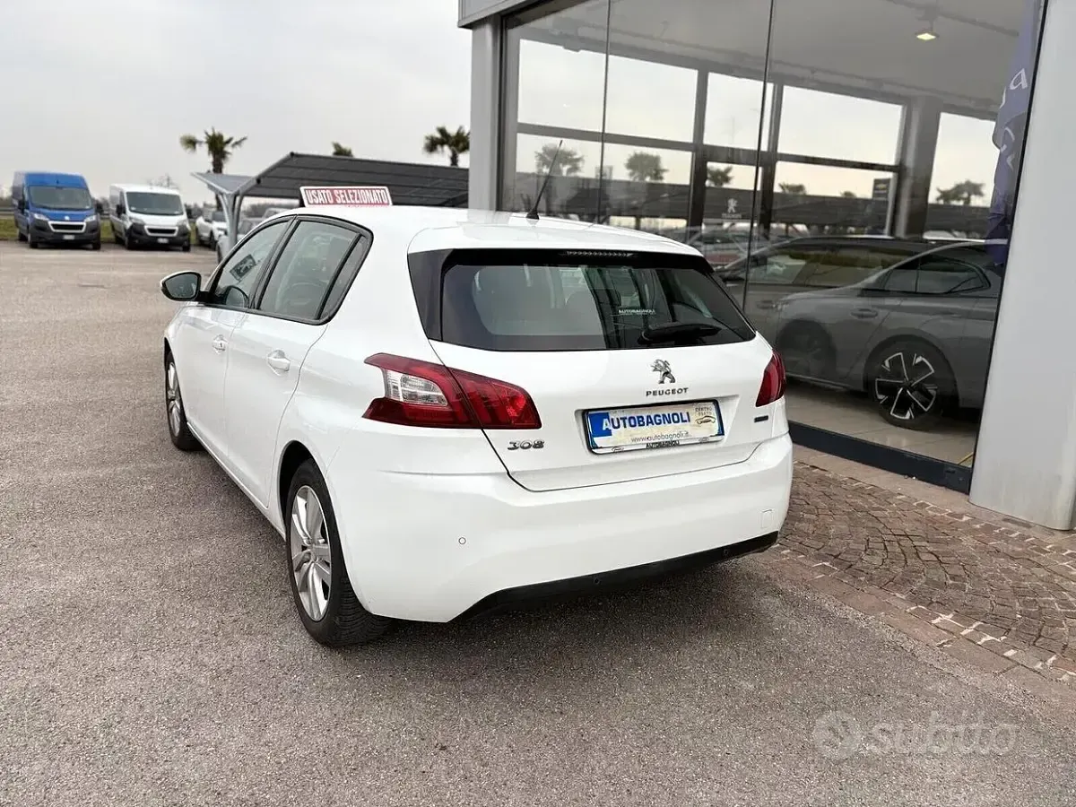 Usata Peugeot 308 Active 110 CV (80 kW) 2017 Bianco Berlina