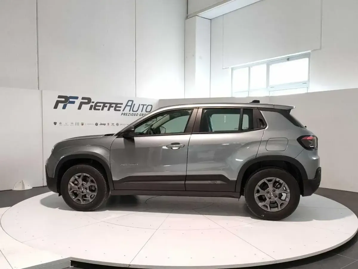Nuova Jeep Avenger Longitude 110 CV (80 kW) 2026 Grigio SUV