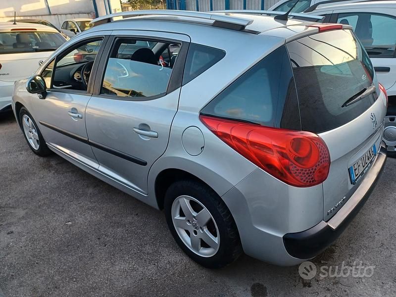 Usata Peugeot 207 S 95 CV (69 kW) 2011 Argento Berlina