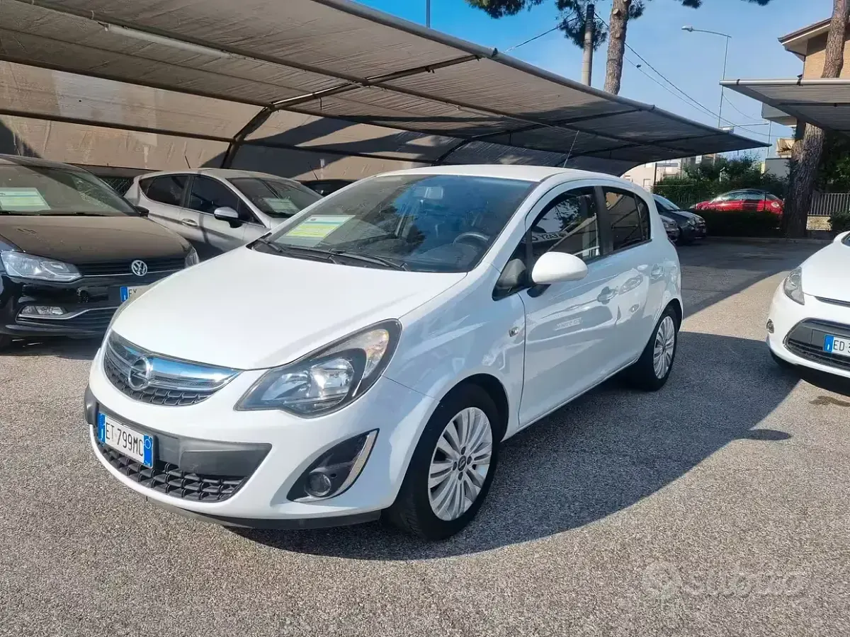 Usata Opel Corsa Edition 86 CV (63 kW) 2014 Bianco Utilitaria