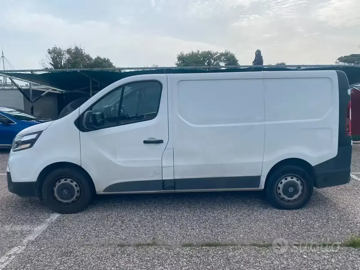 Usata Nissan Primastar Acenta 110 CV (80 kW) 2022 Bianco Monovolume