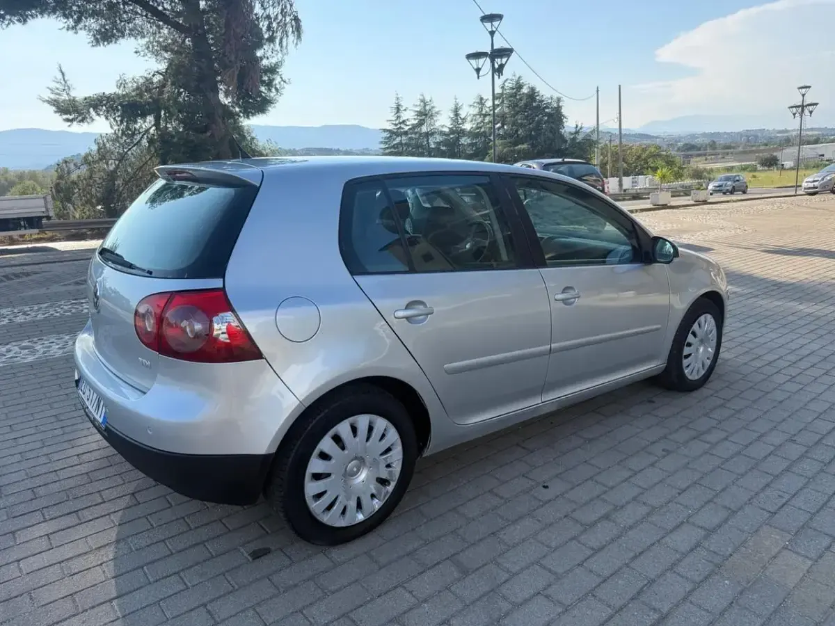 Usata VW Golf IV 105 CV (77 kW) 2006 Argento Berlina