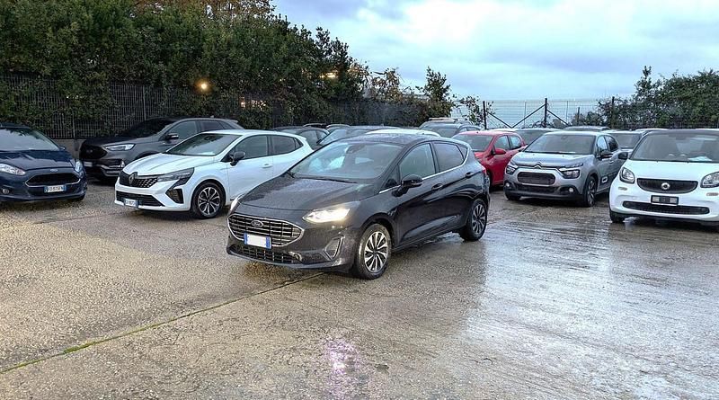 Usata Ford Fiesta 125 CV (91 kW) 2023 Grigio Berlina