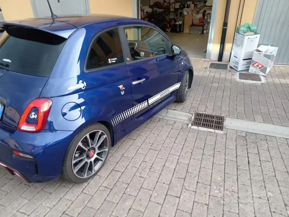 Usata Abarth 595 69 CV (50 kW) 2017 Bluazzurro Berlina