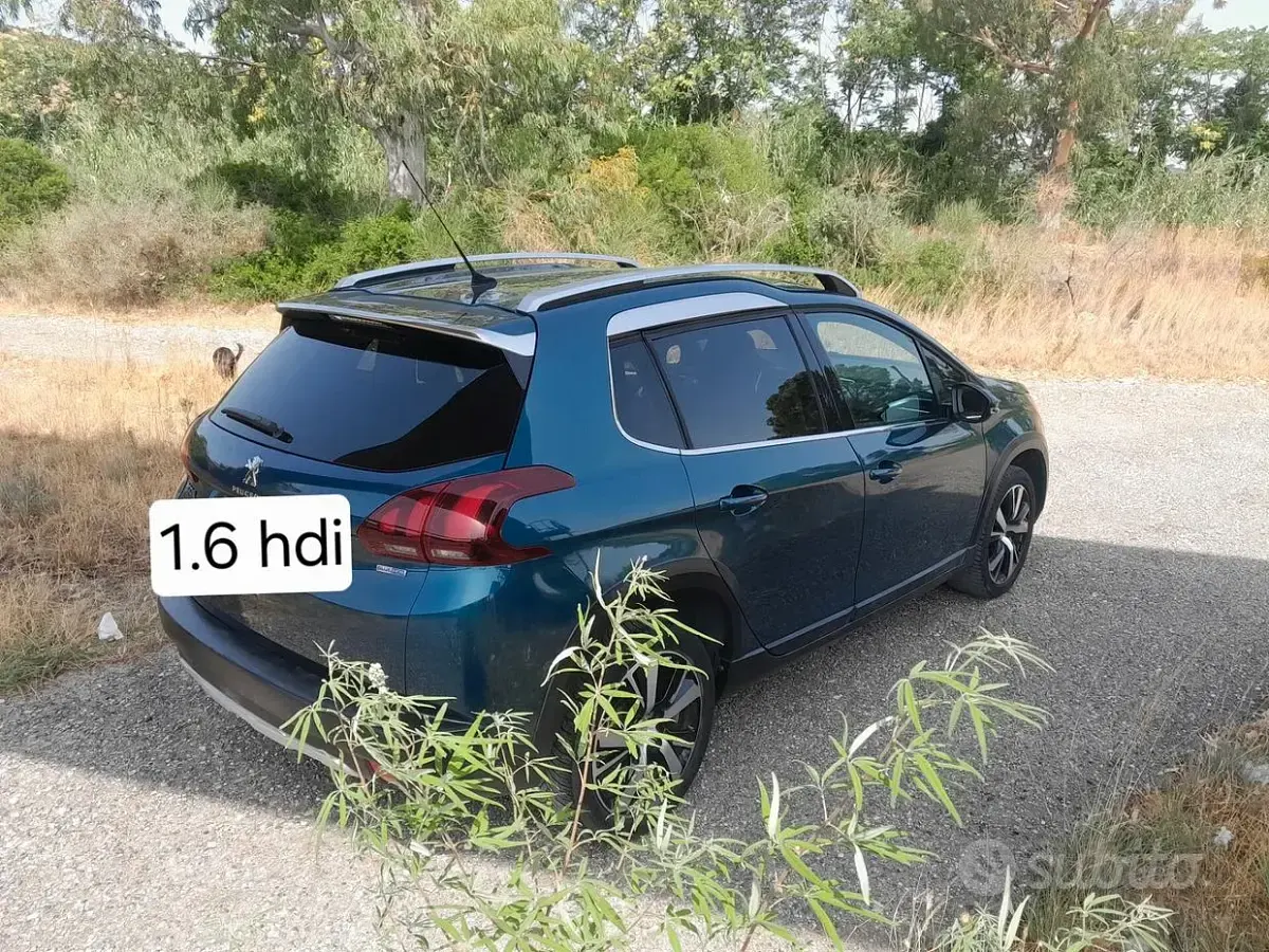 Usata Peugeot 2008 Allure 120 CV (88 kW) 2017 Verde SUV