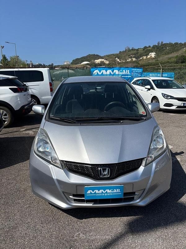 Usata Honda Jazz Trend 99 CV (72 kW) 2011 Gray Utilitaria