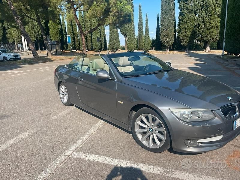 Begagnad BMW 320 Cabriolet Comfort Edition 184 HK (135 kW) 2011 Grå Cab
