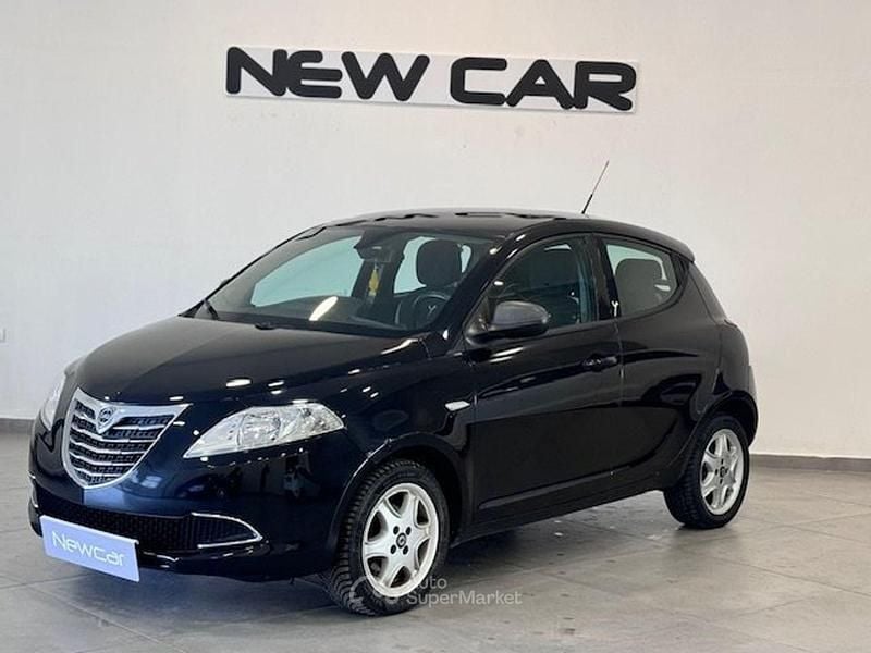 Usata Lancia Ypsilon Gold 69 CV (50 kW) 2014 Nero Utilitaria