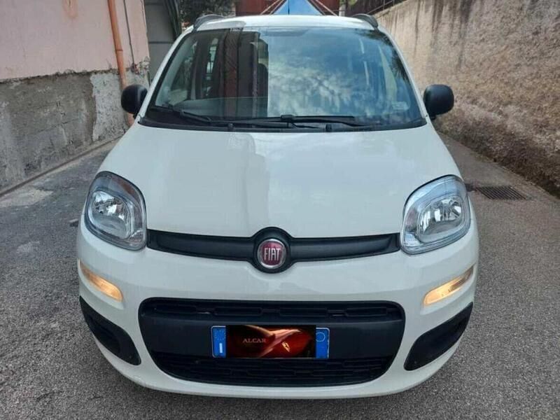 Bianco Usata 2012 Fiat Panda Lounge Due volumi | 5500 € (Buon prezzo) - Immagine 1/4