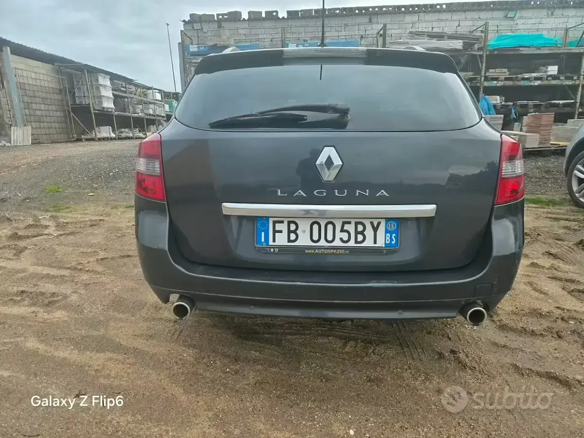 Usata Renault Laguna III 173 CV (127 kW) 2014 Nero Station wagon