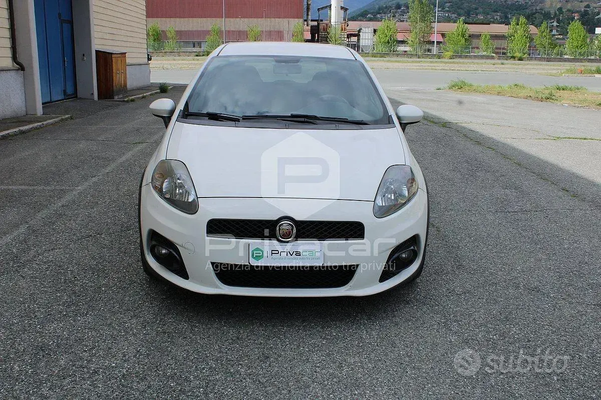 Usata Abarth Grande Punto 155 CV (114 kW) 2010 Bianco Utilitaria