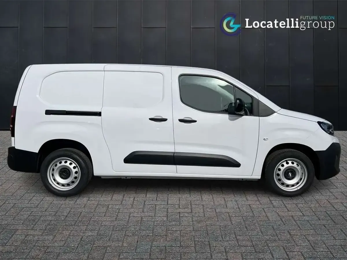Nuova Opel Combo S 102 CV (75 kW) 2025 Kaolin white pastello Monovolume