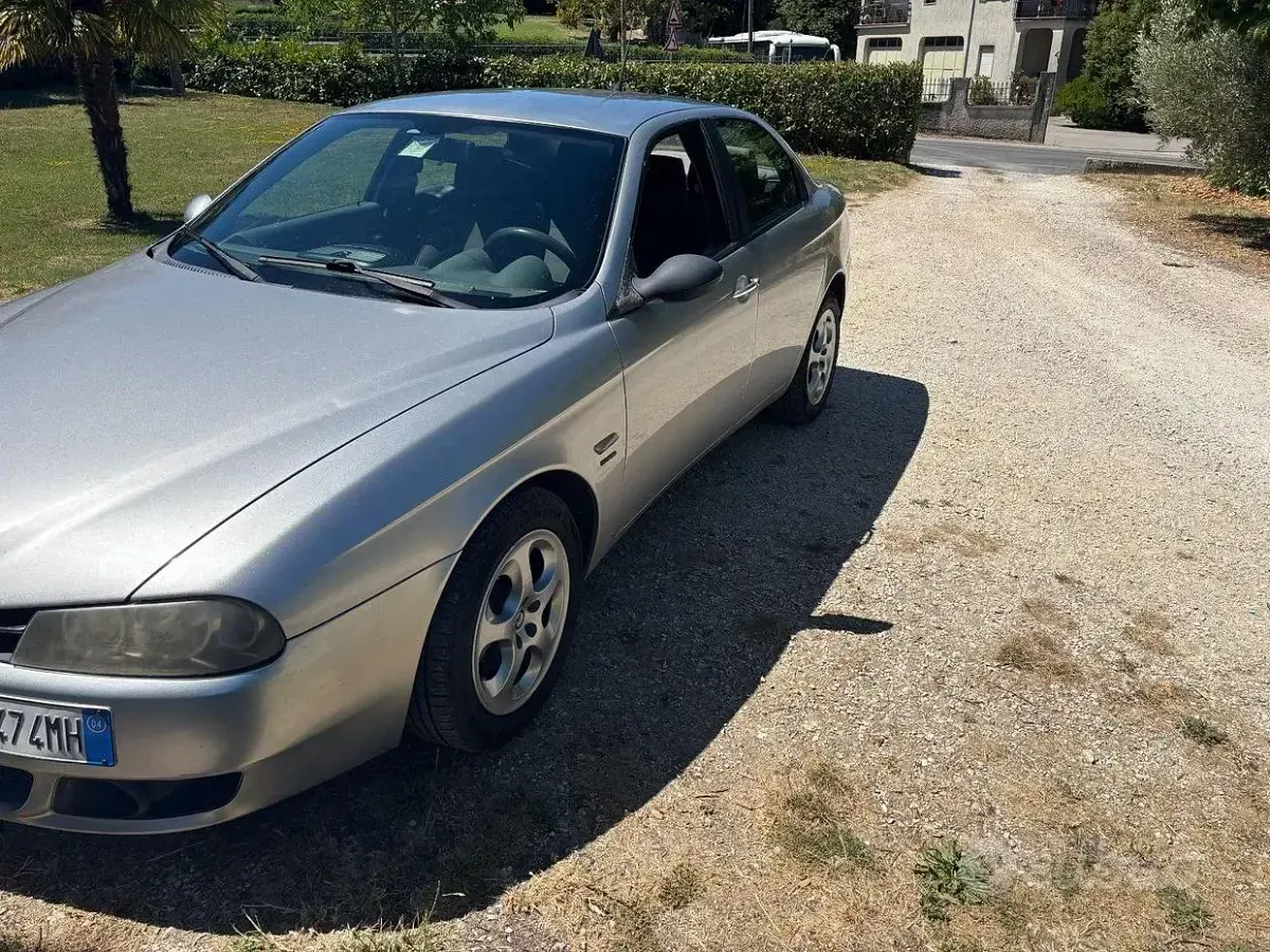 Usata Alfa Romeo 156 116 CV (85 kW) 2004 Grigio Berlina