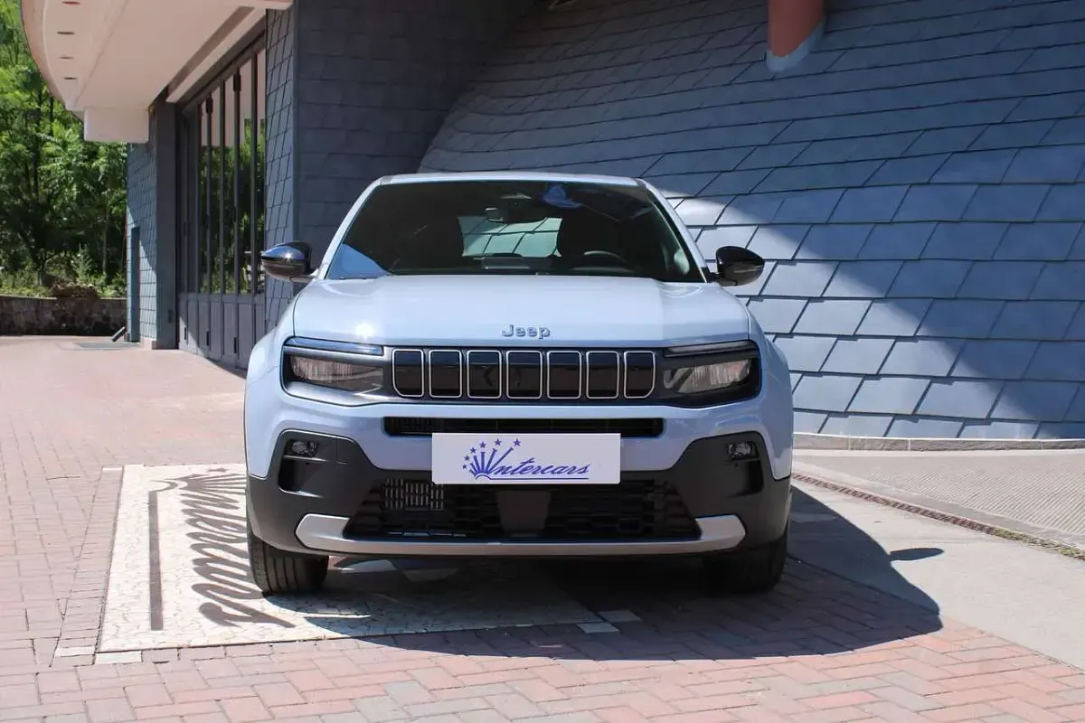 Nuova Jeep Avenger Altitude 110 CV (80 kW) 2026 Grigio SUV