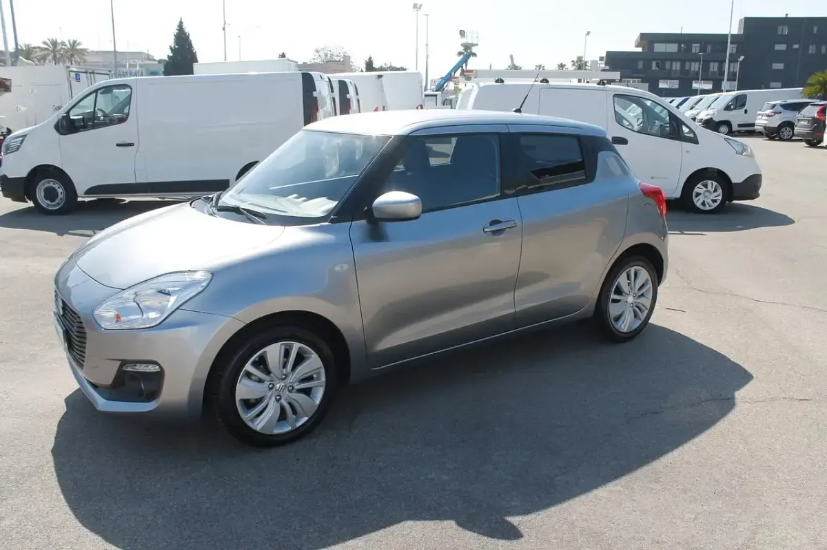 Usata Suzuki Swift Cool 89 CV (65 kW) 2020 Grigio Utilitaria