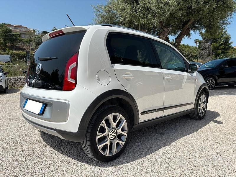 Usata VW up! 75 CV (55 kW) 2015 Bianco Utilitaria