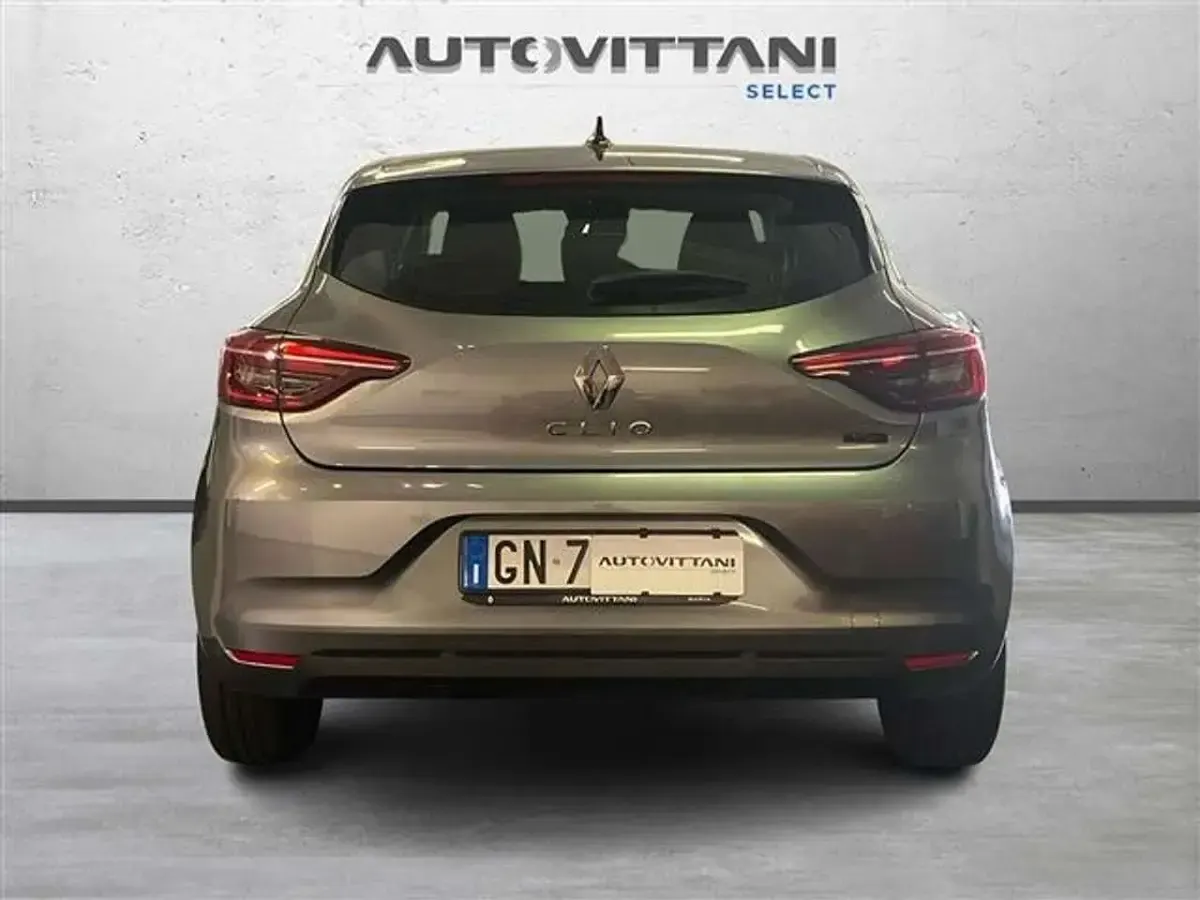 Usata Renault Clio V Equilibre 91 CV (66 kW) 2023 Grigio scuro Berlina