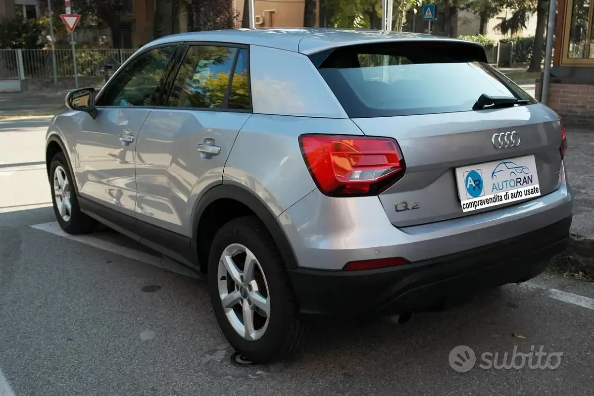 Usata Audi Q2 Business 116 CV (85 kW) 2017 Grigio SUV