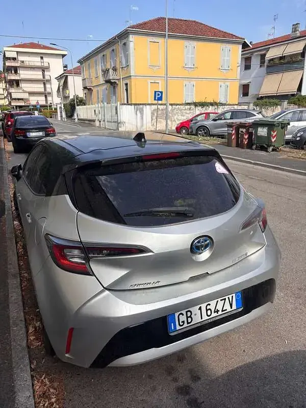 Usata Toyota Corolla Style 98 CV (72 kW) 2020 Grigio Berlina