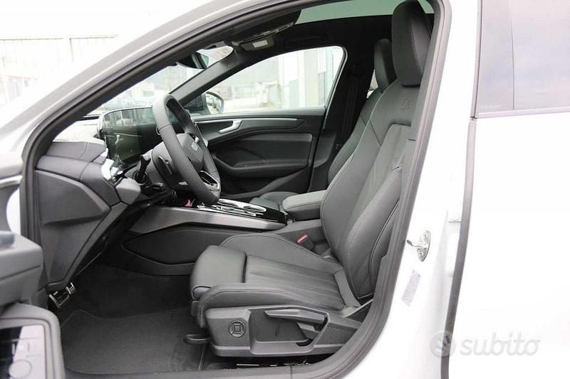 Nuova Audi A6 Ambiente 204 CV (150 kW) 2025 Grigio Station wagon