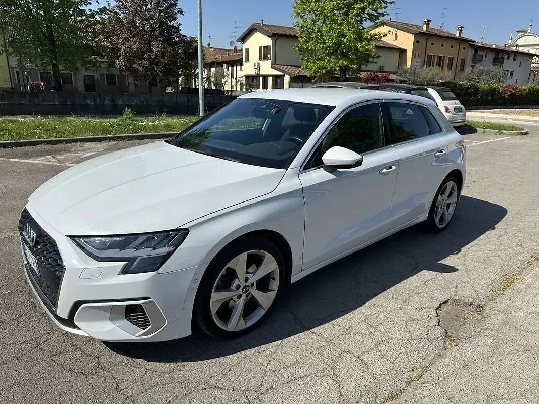 Begagnad Audi A3 Advanced 150 HK (110 kW) 2021 Sedan
