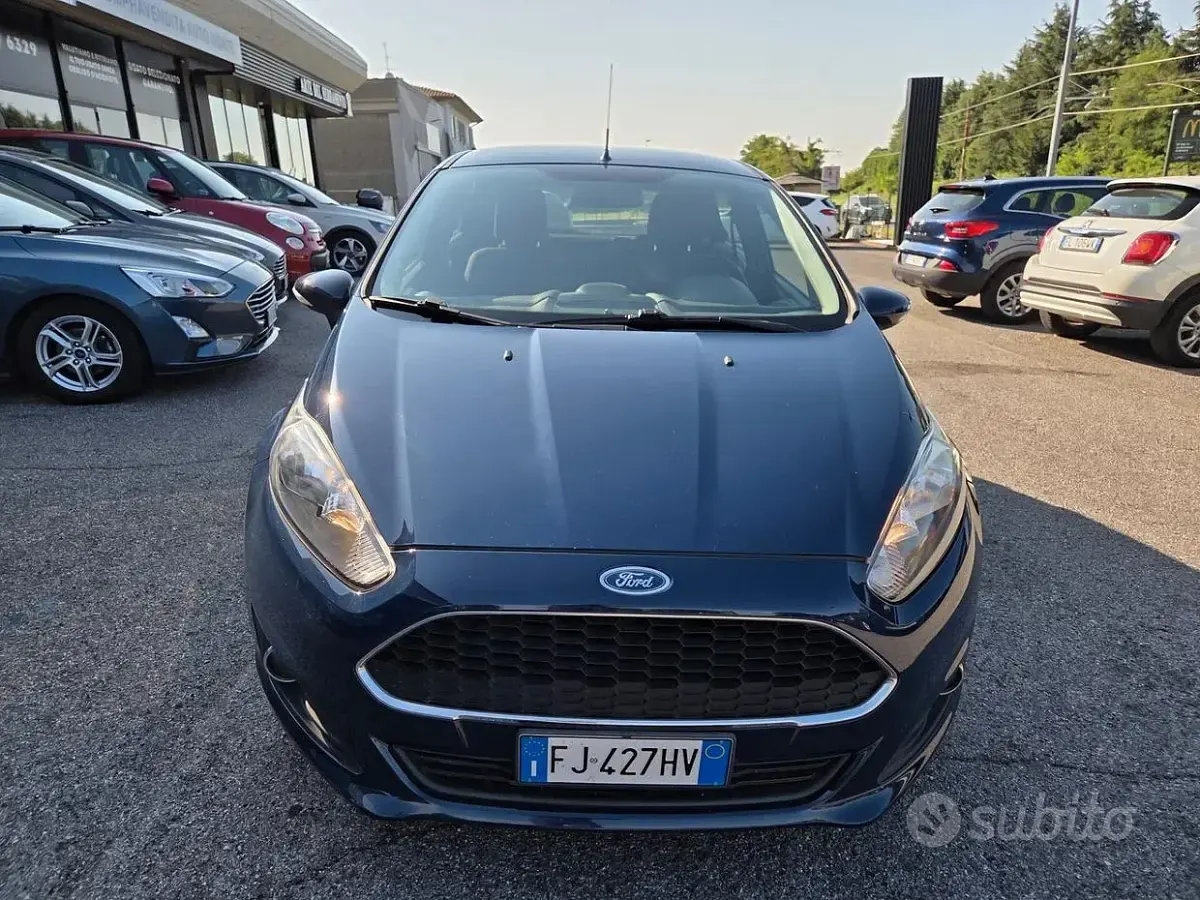 Usata Ford Fiesta Business Edition 95 CV (69 kW) 2017 Bluazzurro Utilitaria