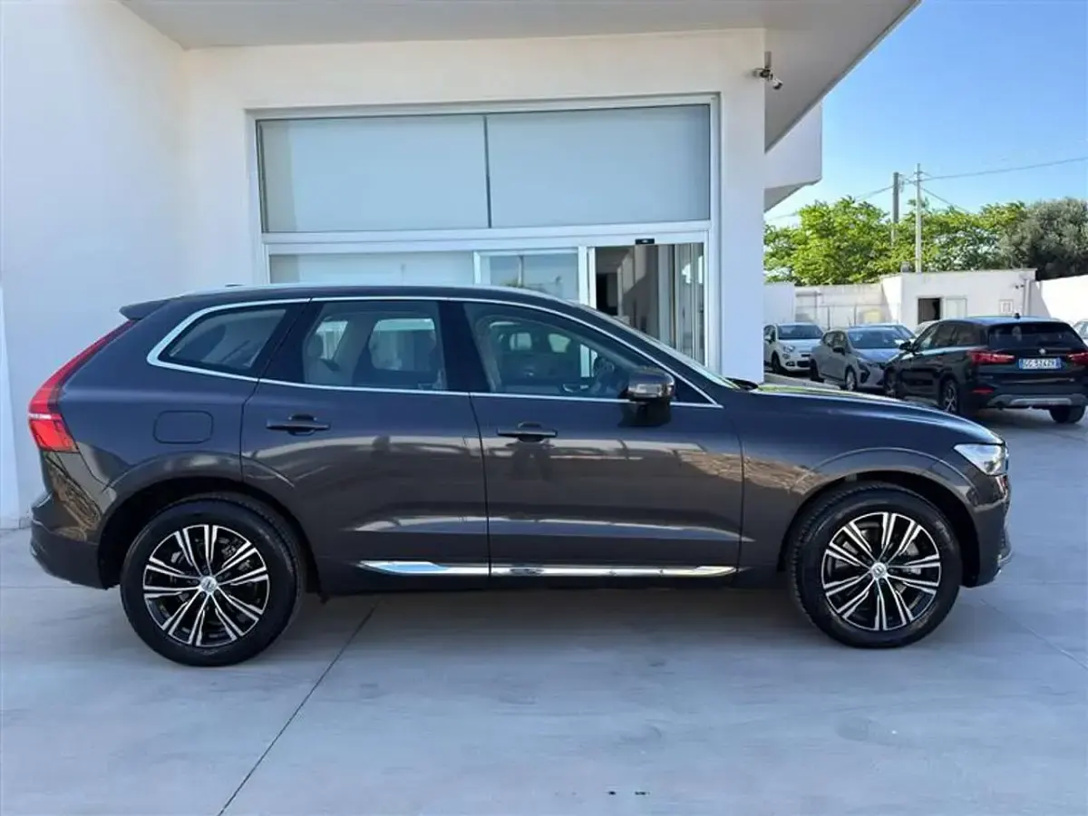 Usata Volvo XC60 Inscription 197 CV (144 kW) 2022 Grigio / gray SUV