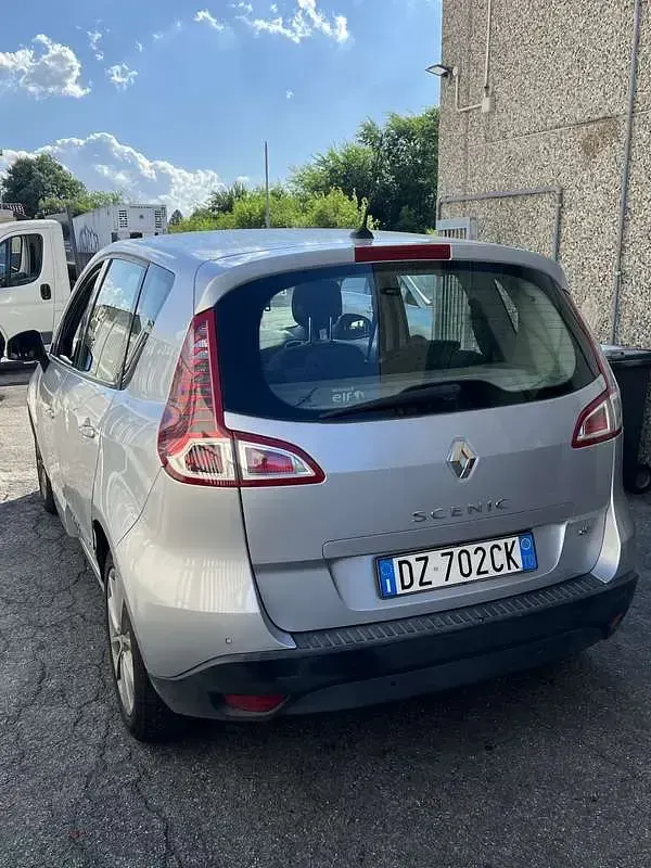 Usata Renault Scénic III Dynamique 110 CV (80 kW) 2009 Monovolume